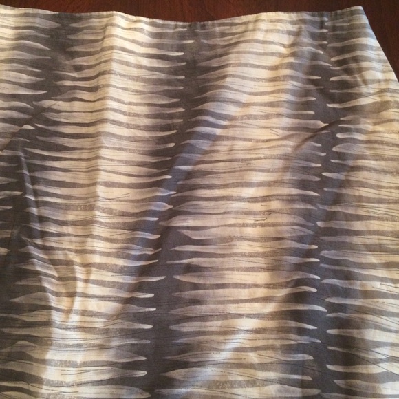 EUC Kenneth Cole Animal print skirt (8) - Picture 3 of 7